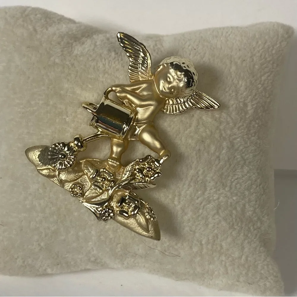 American Jewelry Company Vintage Matte and Satin Gold Finish Angel Brooch